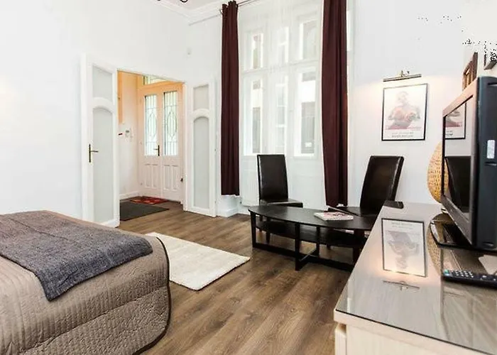 Private Apartment Centertown
